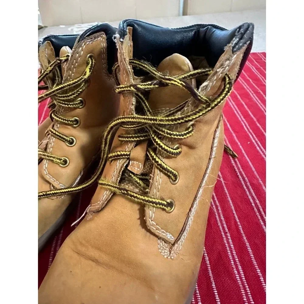 Kids size 3M Boots